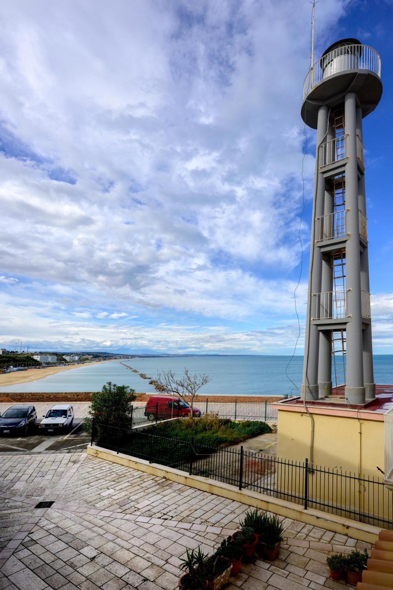 테르몰리 La Casa Di Anna Al Faro B&B 외부 사진